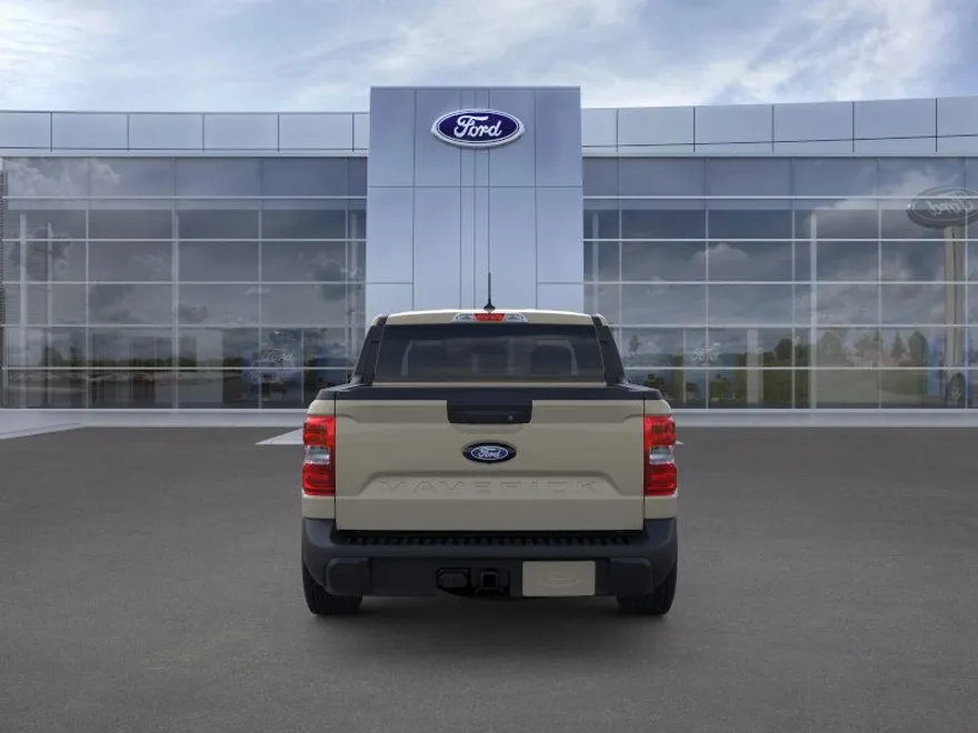 2025 Ford Maverick XLT photo 1
