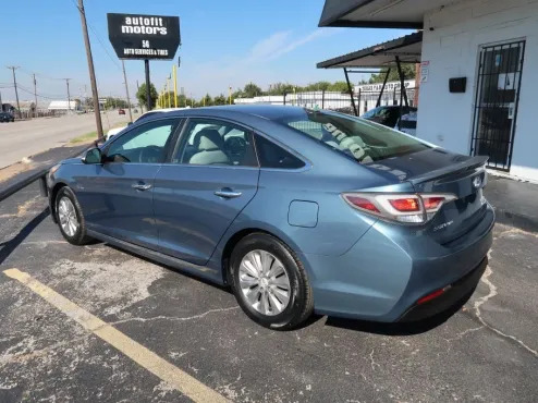 2016 Hyundai Sonata Hybrid Base photo 4