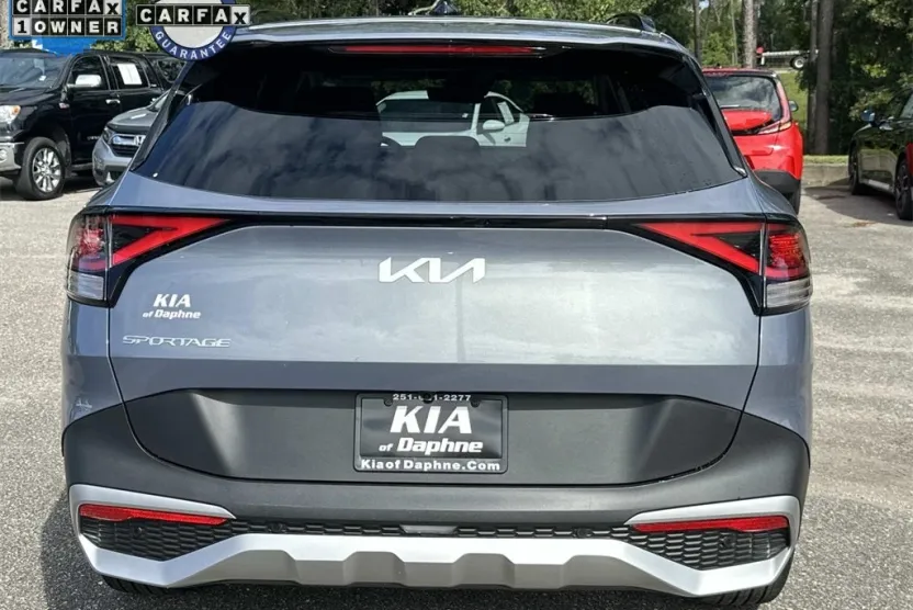 2025 Kia Sportage EX photo 1