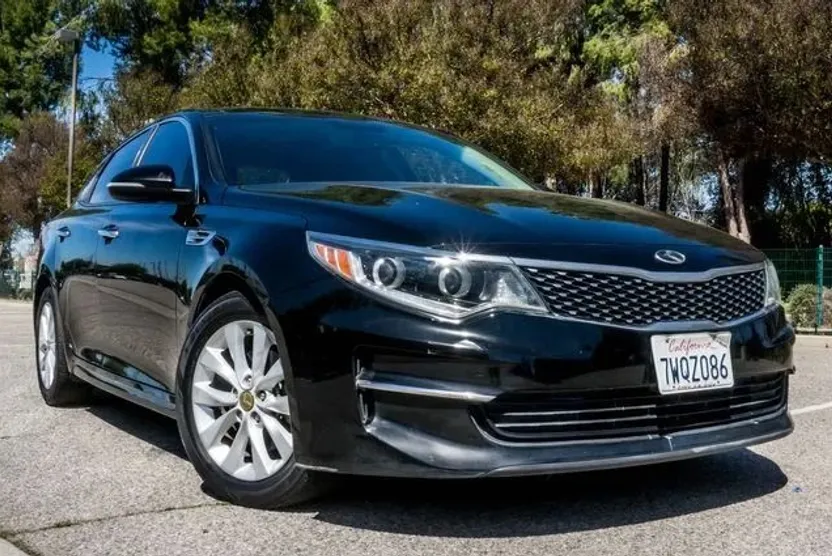 2016 Kia Optima SX Turbo photo 1