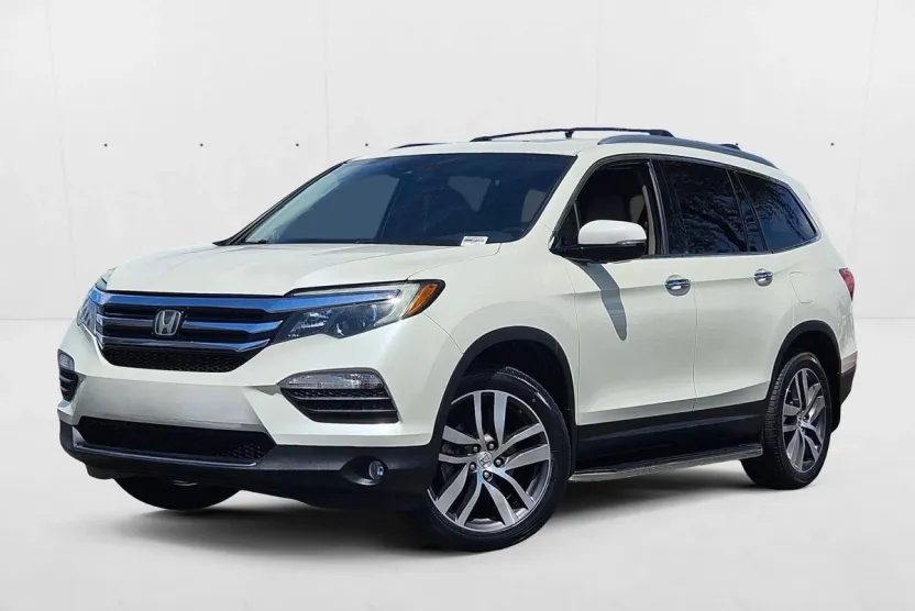 2017 Honda Pilot Elite photo 1