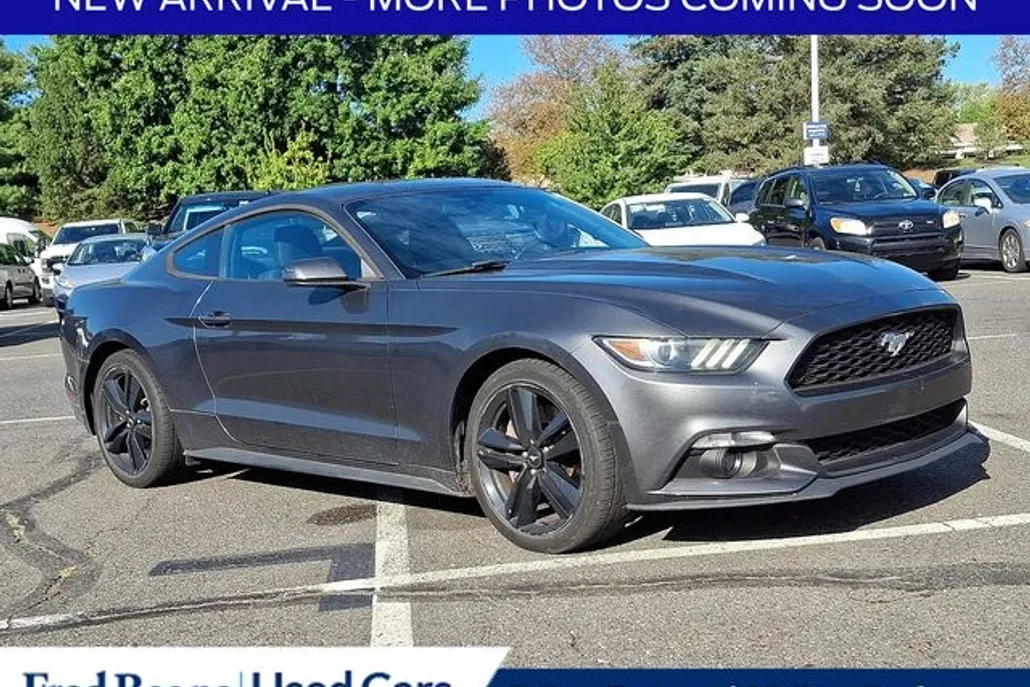 2016 Ford Mustang EcoBoost photo 1