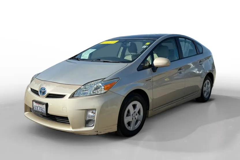 2010 Toyota Prius Four photo 1