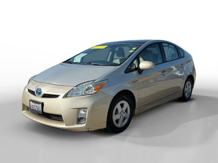 2010 Toyota Prius Four photo 1