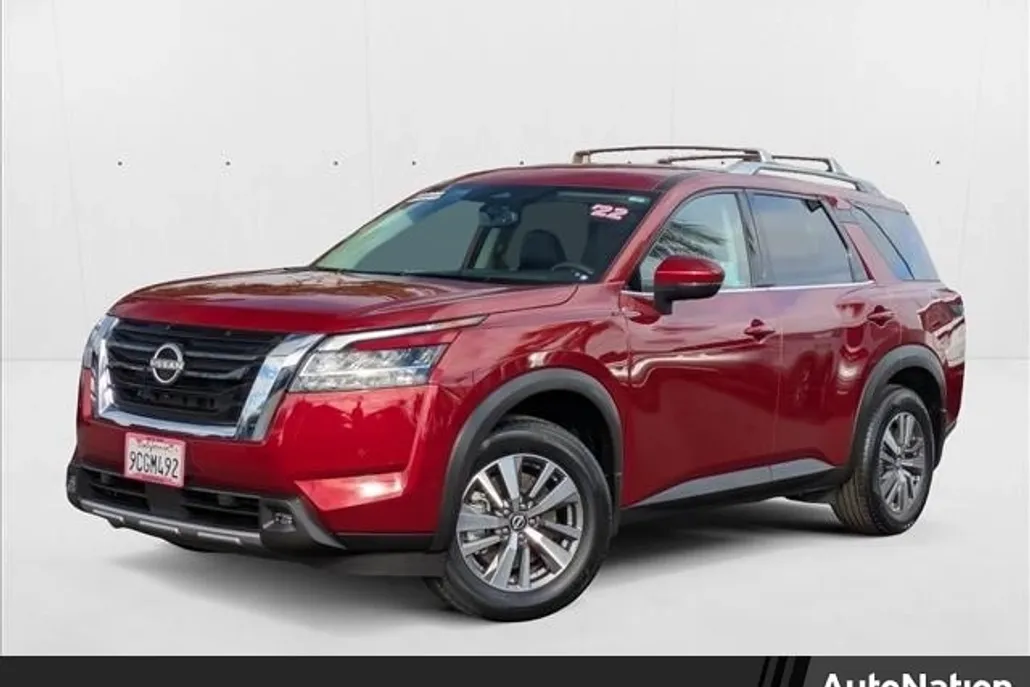 2022 Nissan Pathfinder SL photo 1