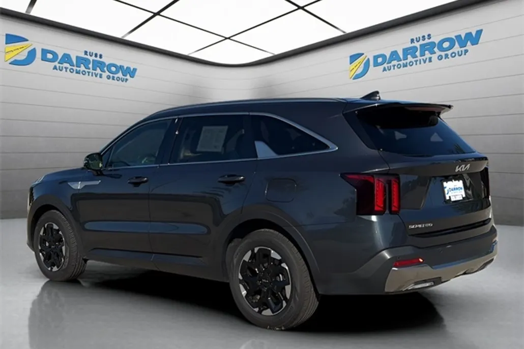 2024 Kia Sorento S photo 1