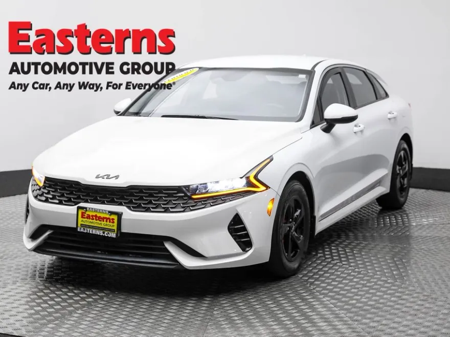2023 Kia K5 LXS photo 1