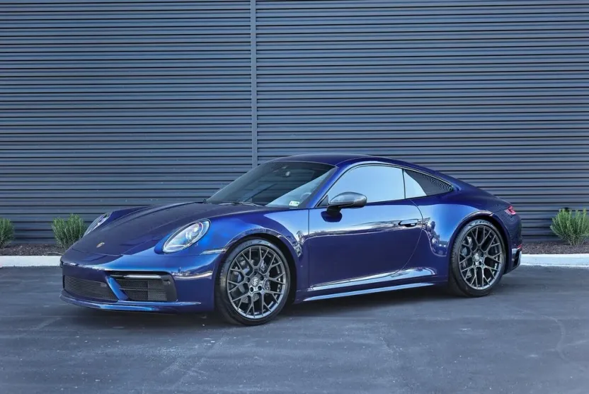2023 Porsche 911 T photo 1