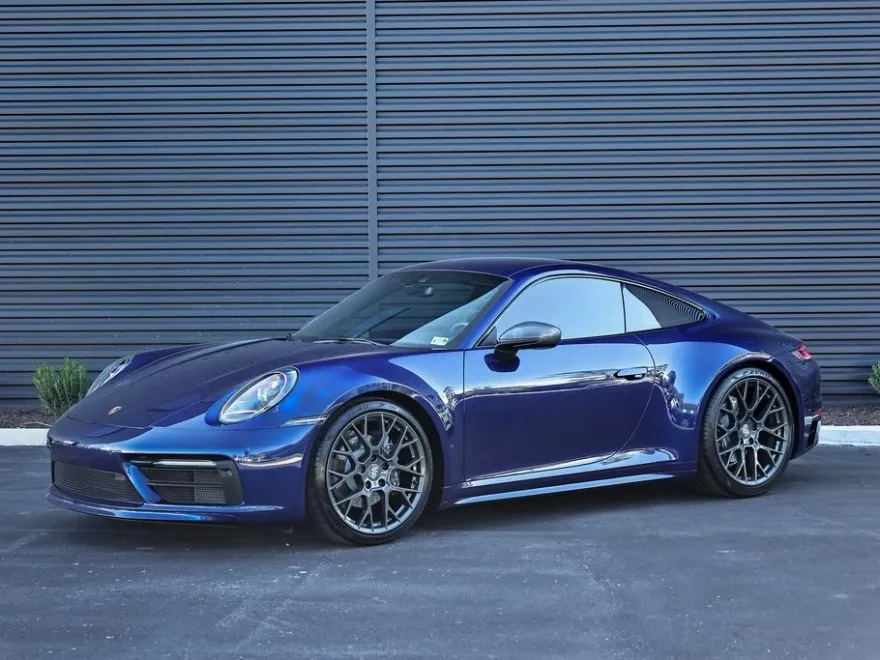 2023 Porsche 911 T photo 1