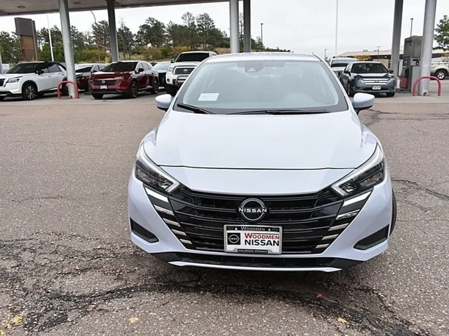 2025 Nissan Versa 1.6 SV photo 1
