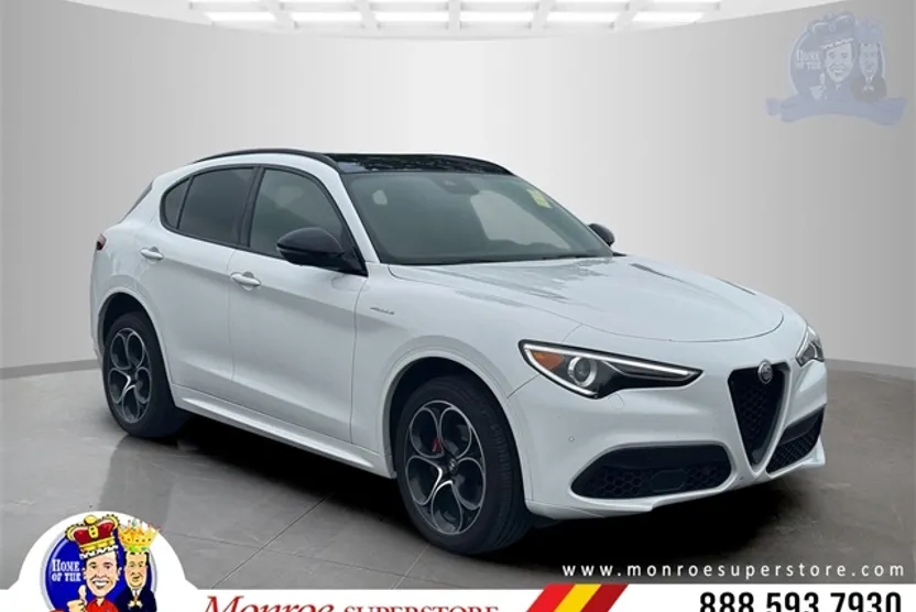2022 Alfa Romeo Stelvio Ti Sport photo 1