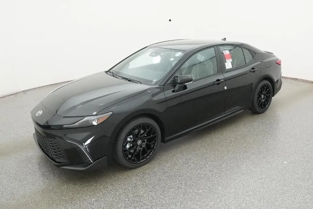 2026 Toyota Camry SE photo 1