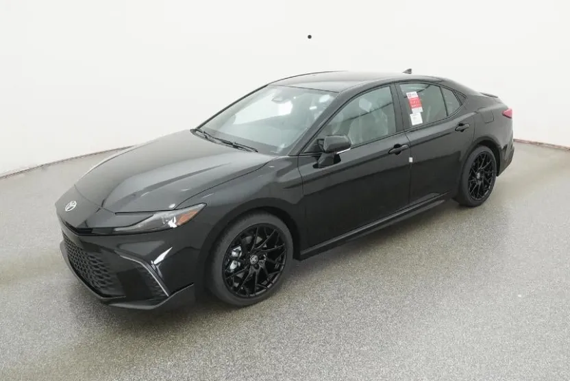 2026 Toyota Camry SE photo 1