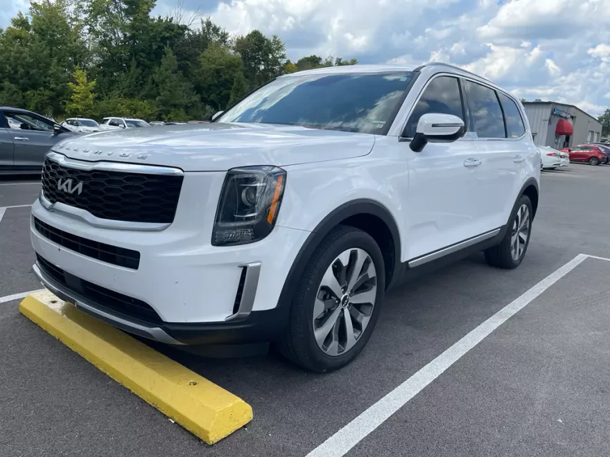2022 Kia Telluride S photo 1