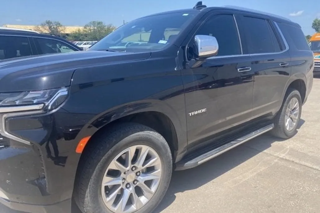 2022 Chevrolet Tahoe Premier photo 1