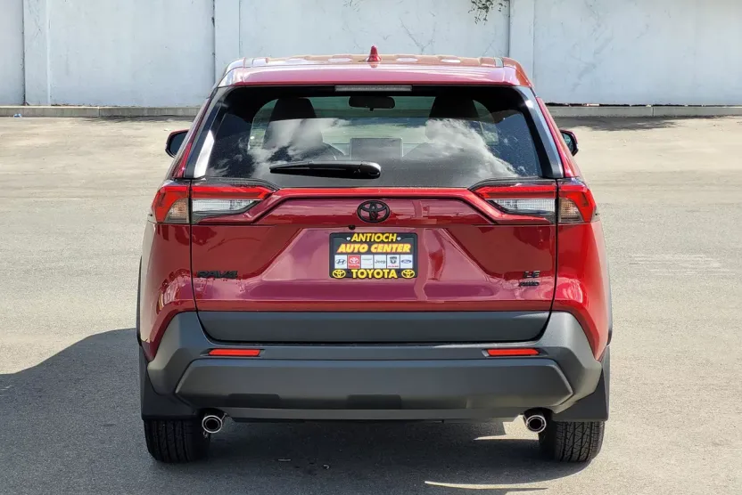 2025 Toyota RAV4 LE photo 1