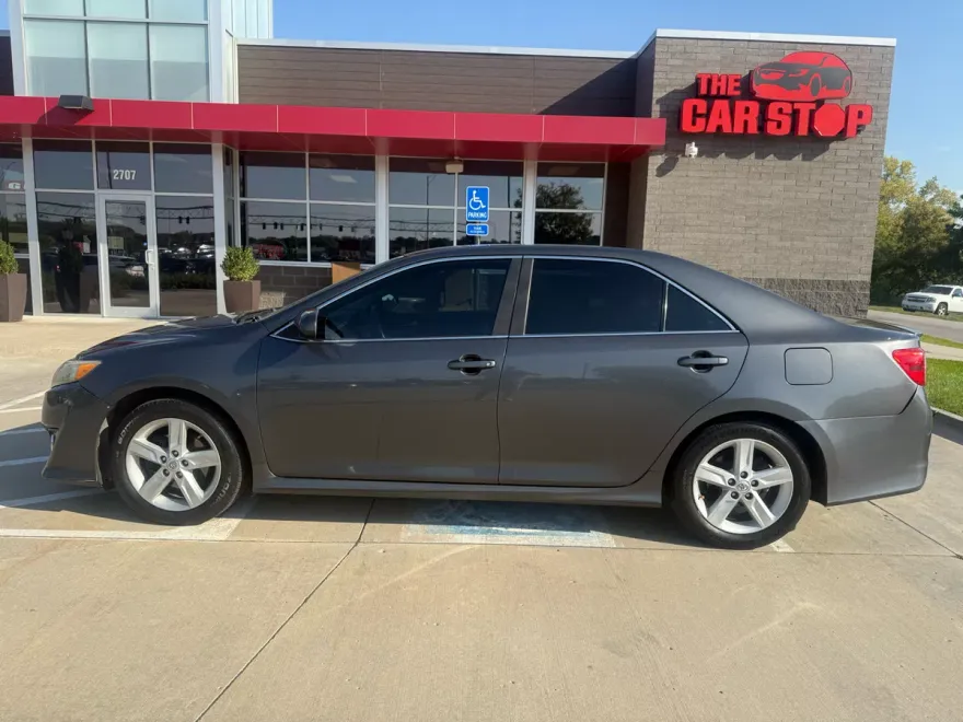 2012 Toyota Camry photo 1