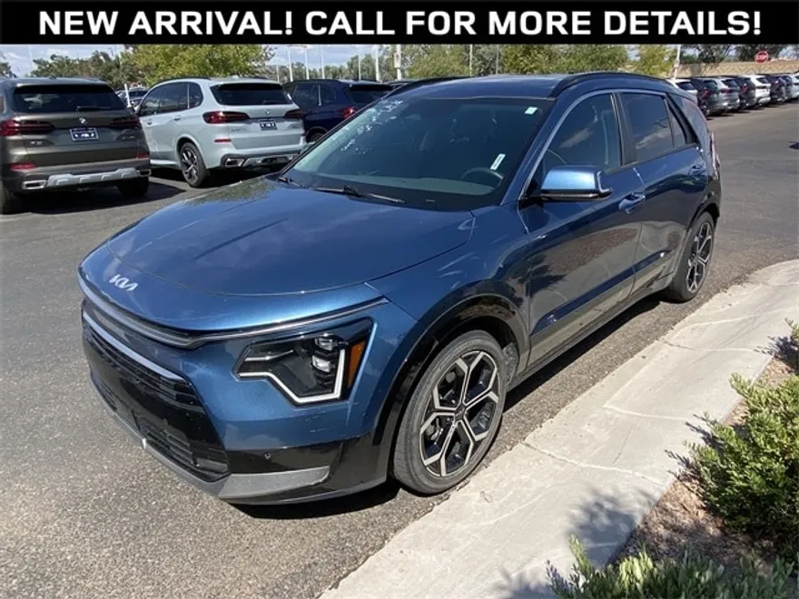 2023 Kia Niro SX Touring photo 1