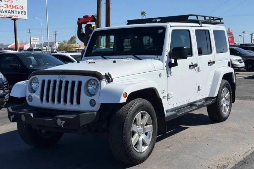 2016 Jeep Wrangler Unlimited Sahara photo 1