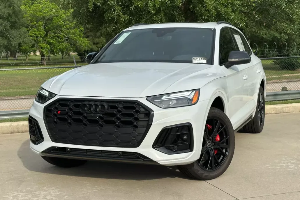 2025 Audi SQ5 Premium photo 1