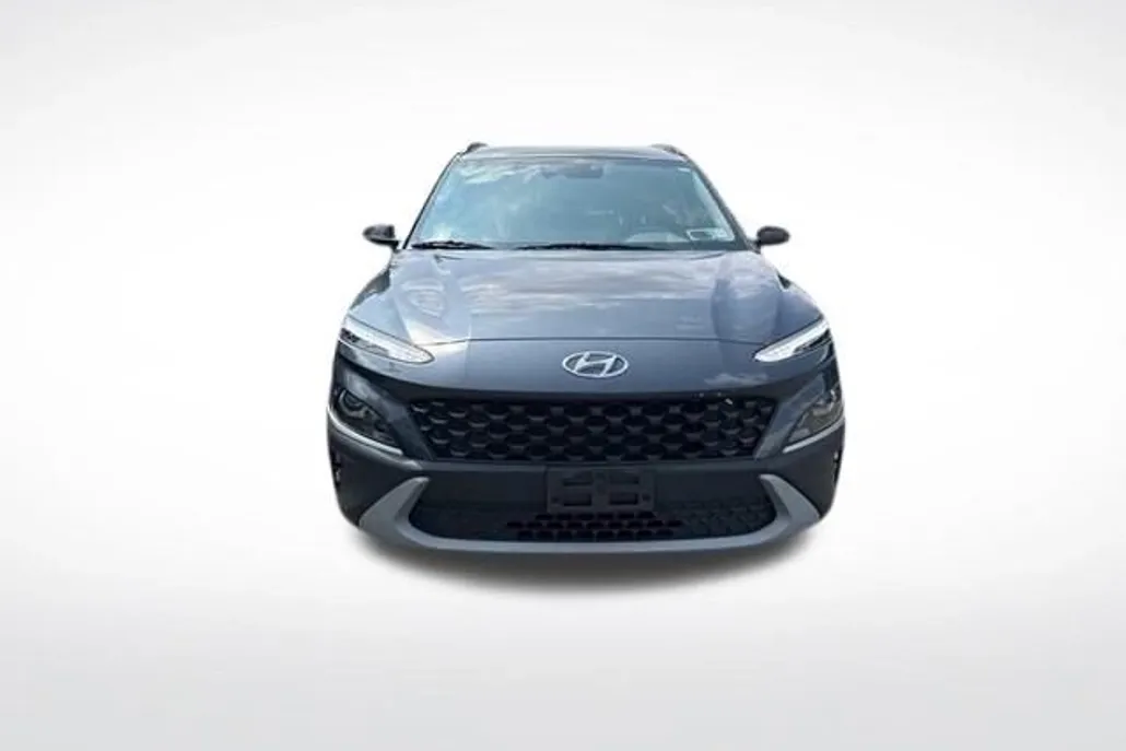 2022 Hyundai Kona SEL photo 1