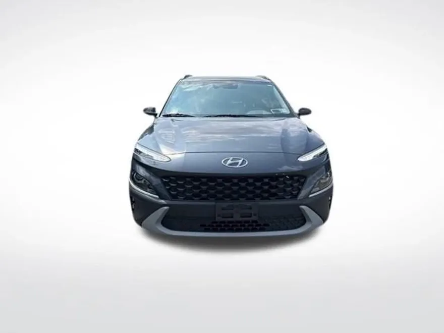 2022 Hyundai Kona SEL photo 1