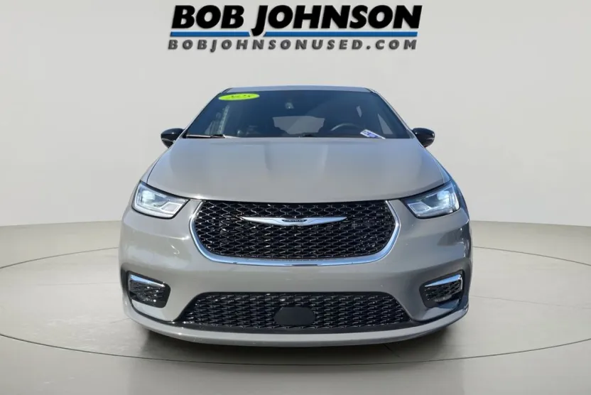 2025 Chrysler Pacifica photo 1
