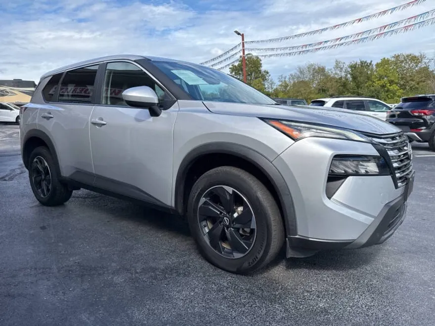 2024 Nissan Rogue SV photo 1
