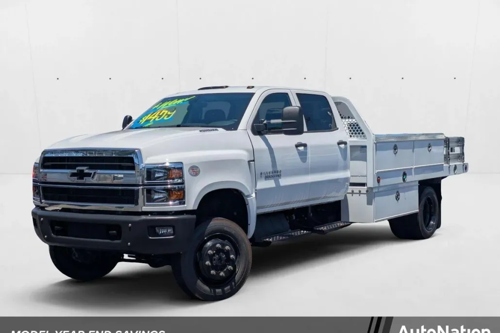 2024 Chevrolet Silverado 5500HD Work Truck photo 1