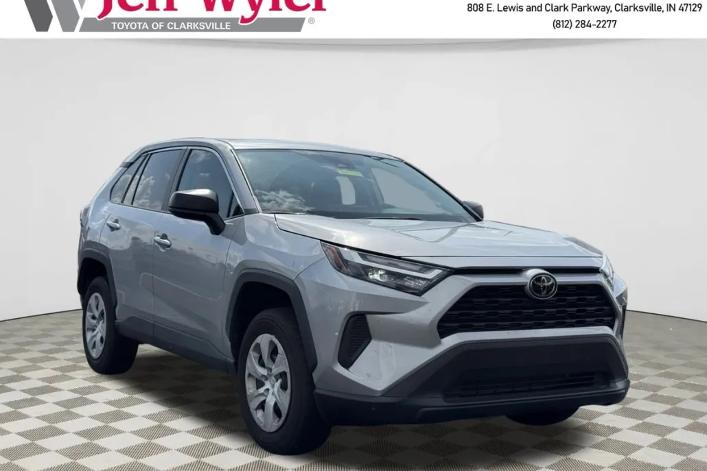 2024 Toyota RAV4 LE photo 1