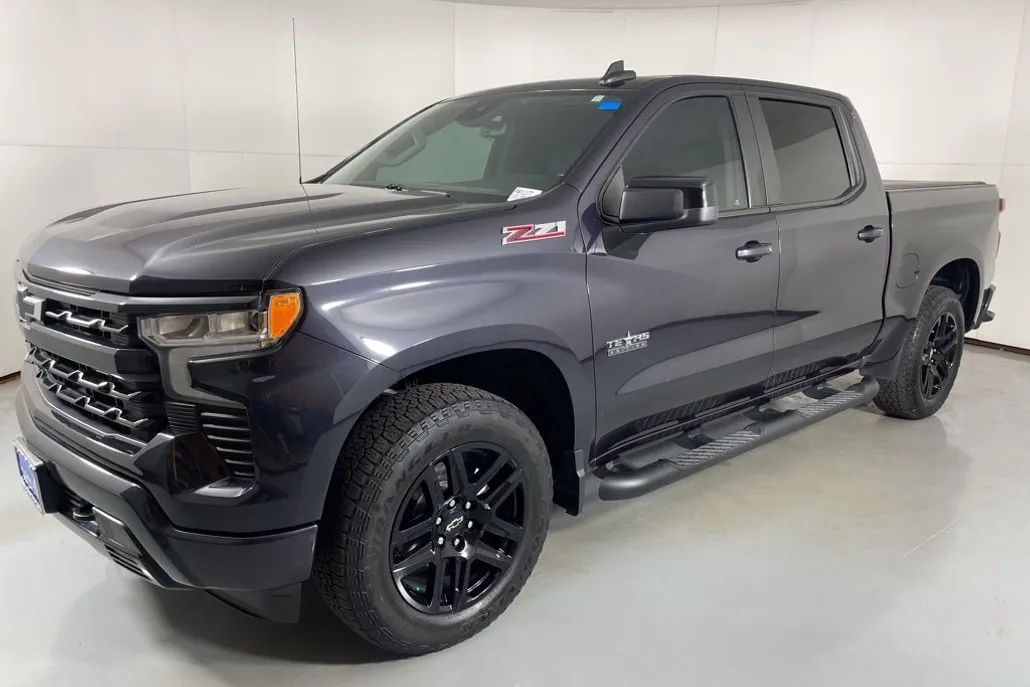 2023 Chevrolet Silverado 1500 RST photo 1