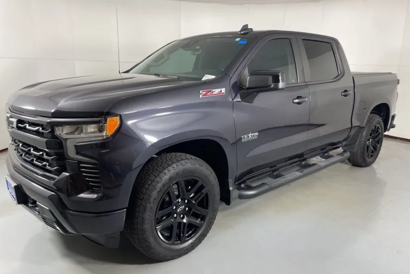 2023 Chevrolet Silverado 1500 RST photo 1