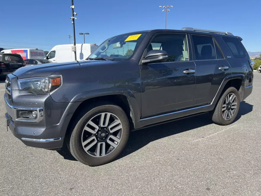 2023 Toyota 4Runner Limited photo 1