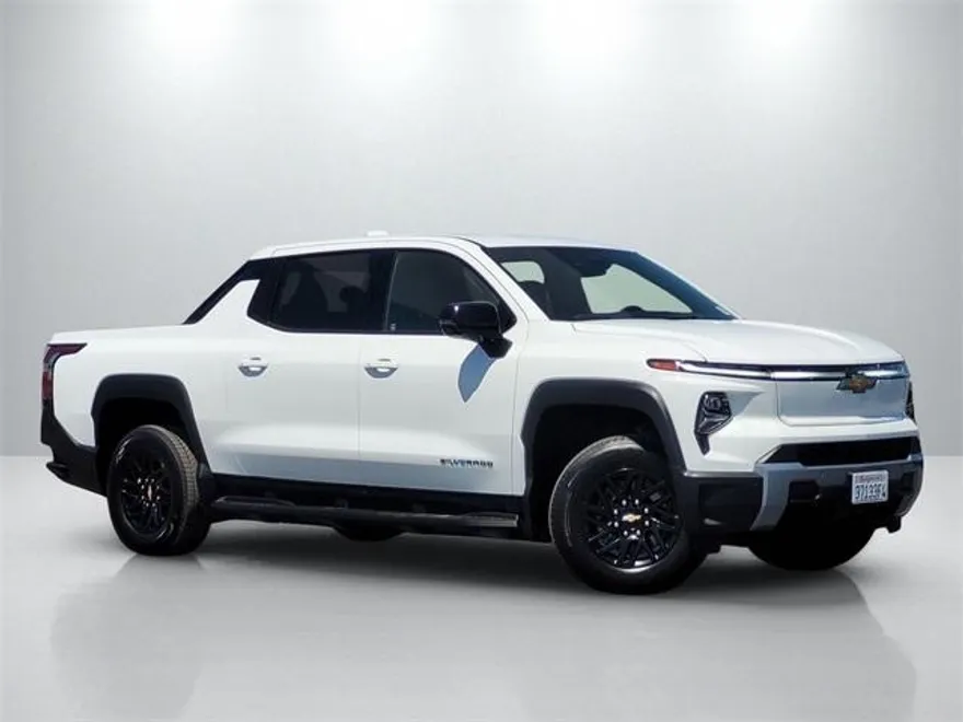 2025 Chevrolet Silverado EV LT photo 1