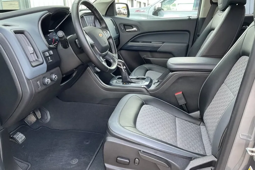 2022 Chevrolet Colorado Z71 photo 1