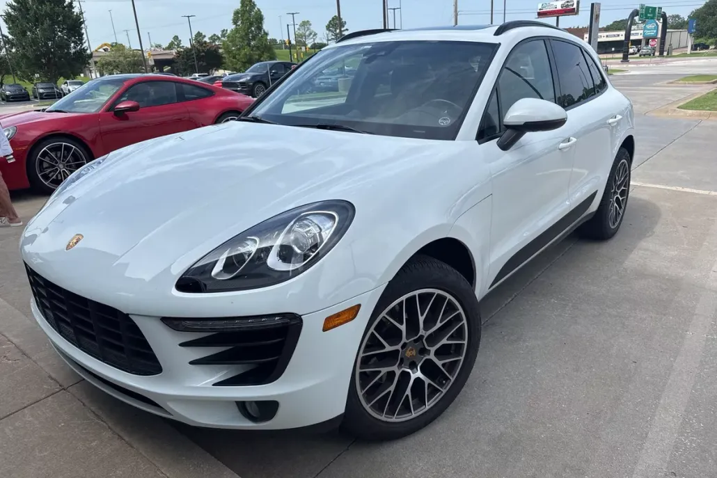 2018 Porsche Macan photo 1