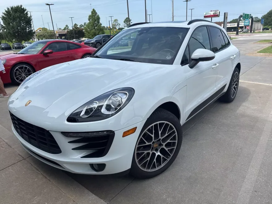 2018 Porsche Macan photo 1