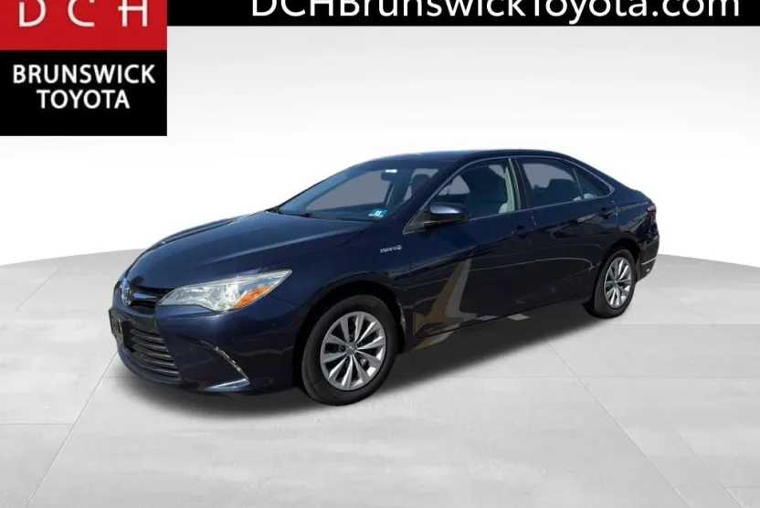 2016 Toyota Camry Hybrid LE photo 1