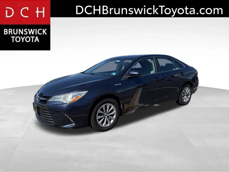 2016 Toyota Camry Hybrid LE photo 1