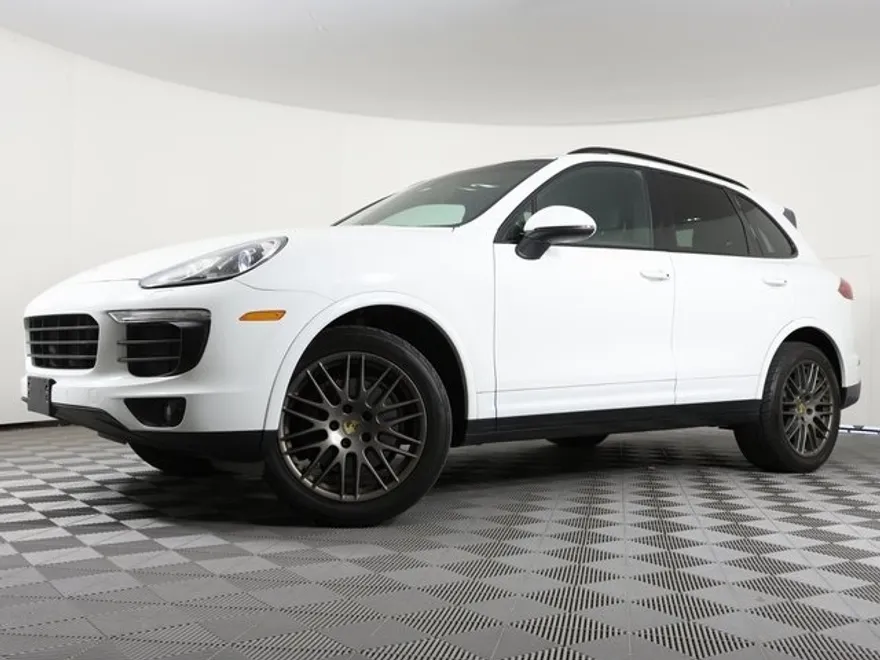 2017 Porsche Cayenne photo 1