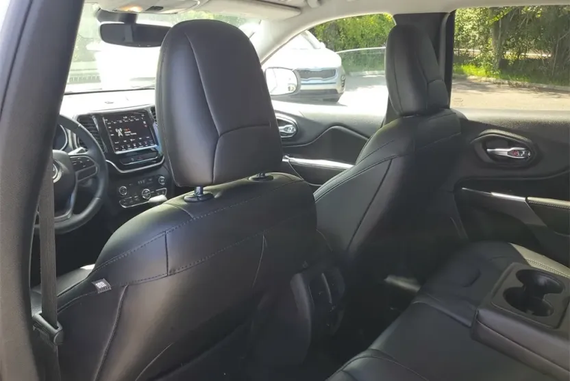 2019 Jeep Cherokee Limited photo 1