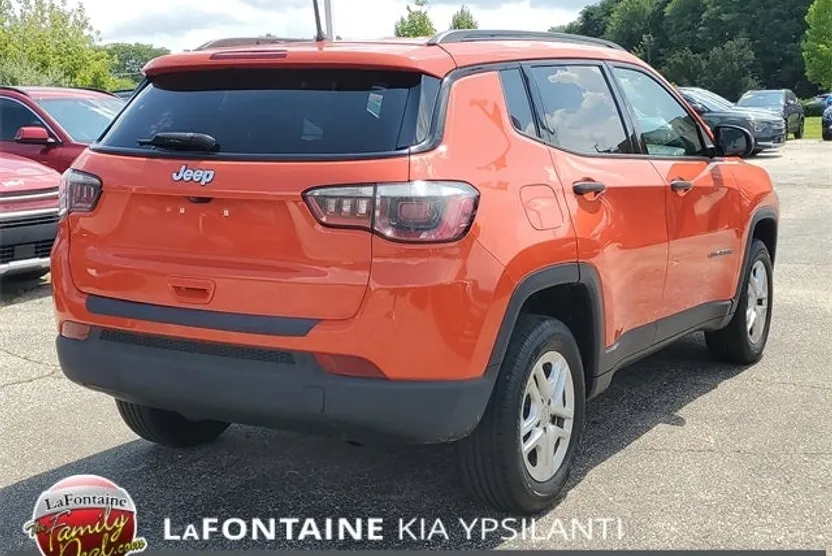 2018 Jeep Compass Sport photo 1