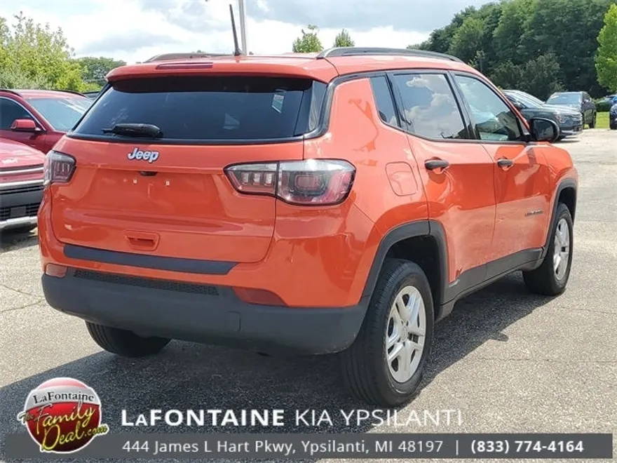 2018 Jeep Compass Sport photo 1