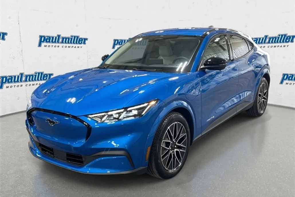 2025 Ford Mustang Mach-E Premium photo 1