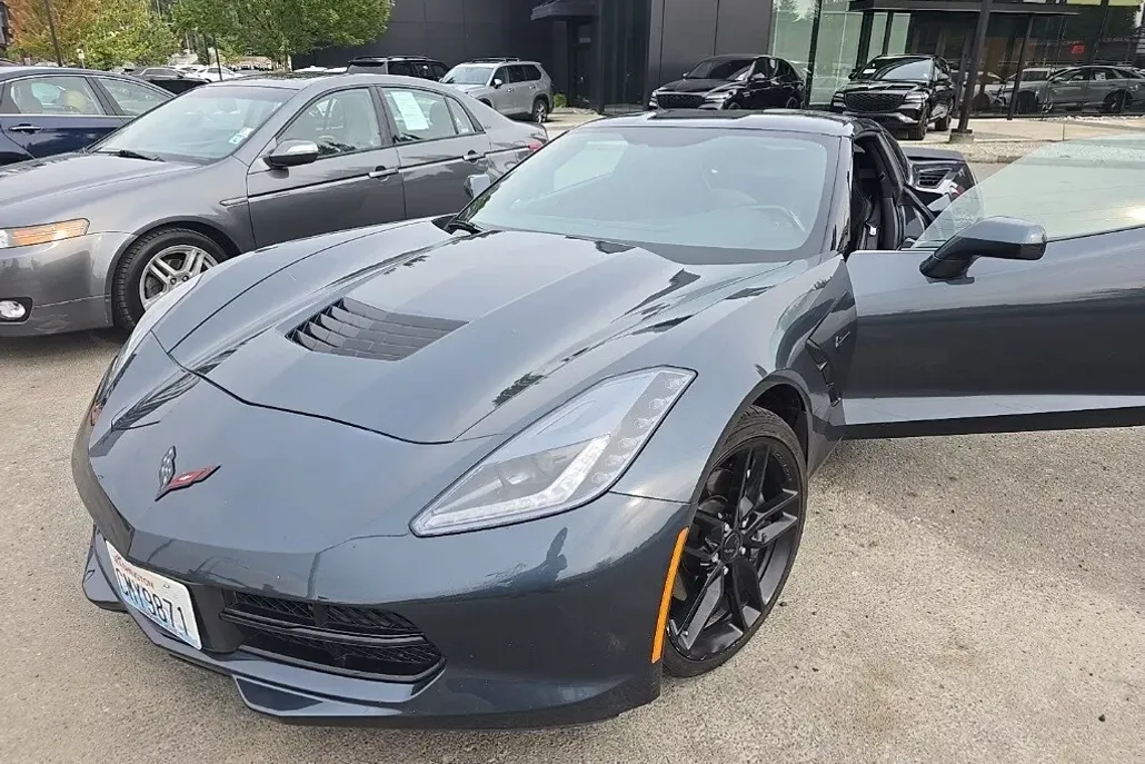 2019 Chevrolet Corvette Stingray Coupe 1LT photo 1