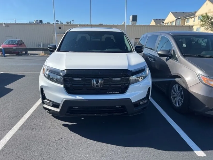 2024 Honda Ridgeline Black Edition photo 1