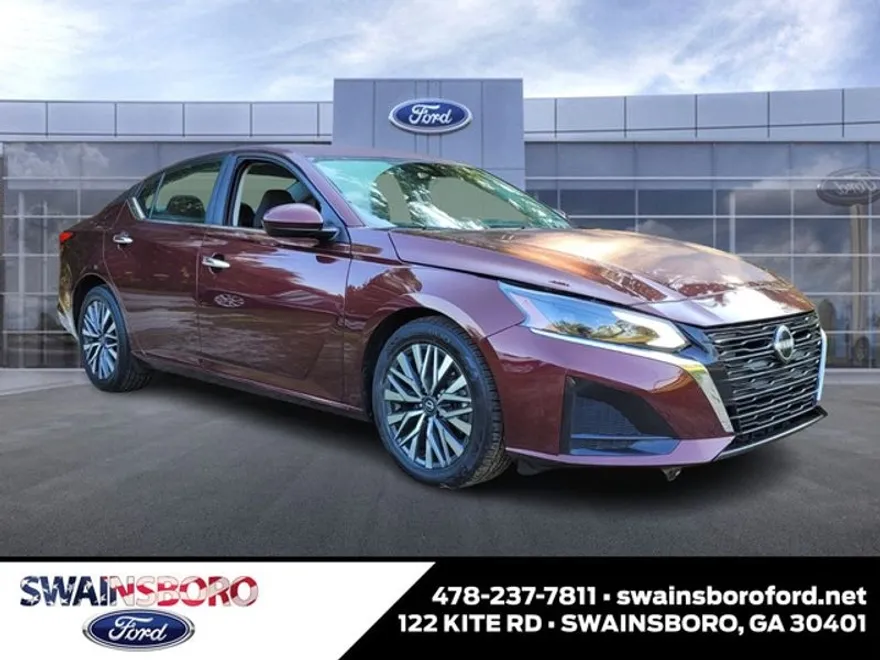 2023 Nissan Altima 2.5 SV photo 1
