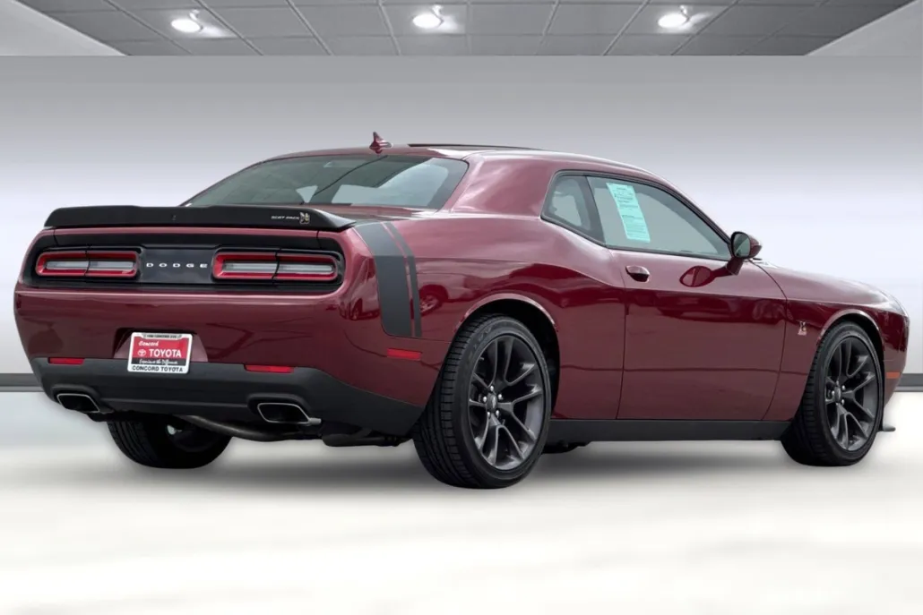 2022 Dodge Challenger R/T Scat Pack photo 1