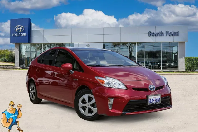 2015 Toyota Prius Four photo 1