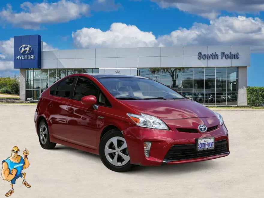 2015 Toyota Prius Four photo 1